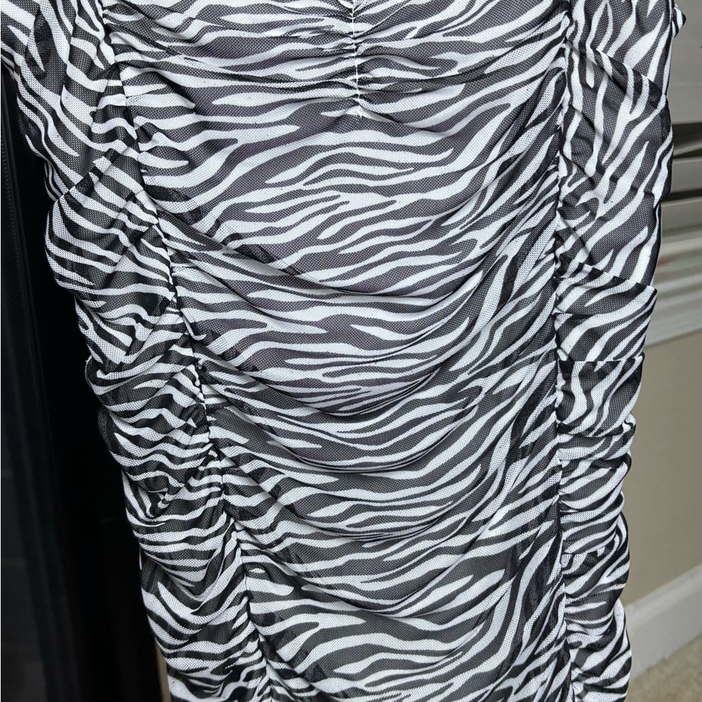 Zebra Print Ruched Dress - Picture 5 of 5